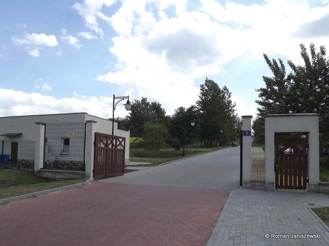 lski Ogrd Botaniczny, dawniej brama wjazdowa na SO.