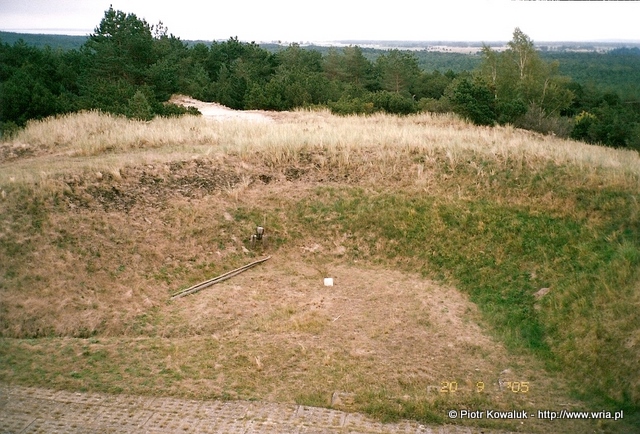 Widok z platformy widokowej na stanowisko wyrzutni rakiet w 45. dr OP m. Smodzino (20.09.2005r.).