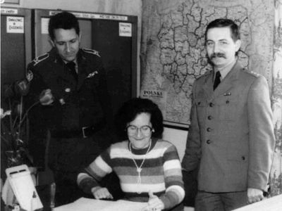 Sztabowcy 37 da OPK. Od lewej: Tadeusz Wilkowski, Stanisawa Mrz i Zbigniew ona.